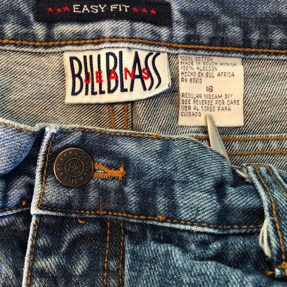 Bill Blass Womens Jeans sz 16 Med Wash Blue straight easy fit denim classic - Picture 2 of 12